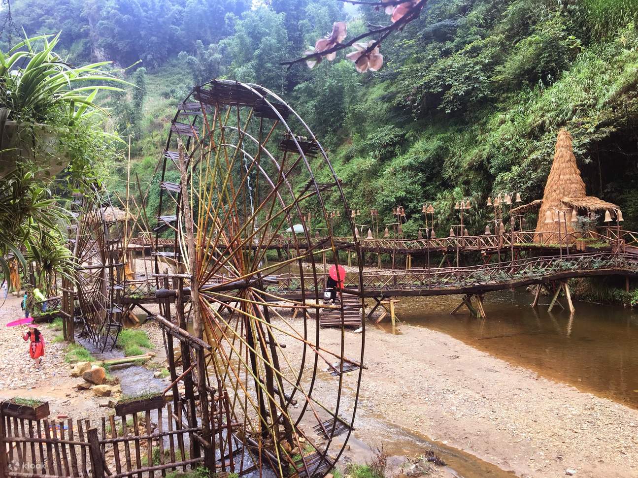 Cat Cat Village Trekking Tour with Massage Experience in Sapa, Vietnam