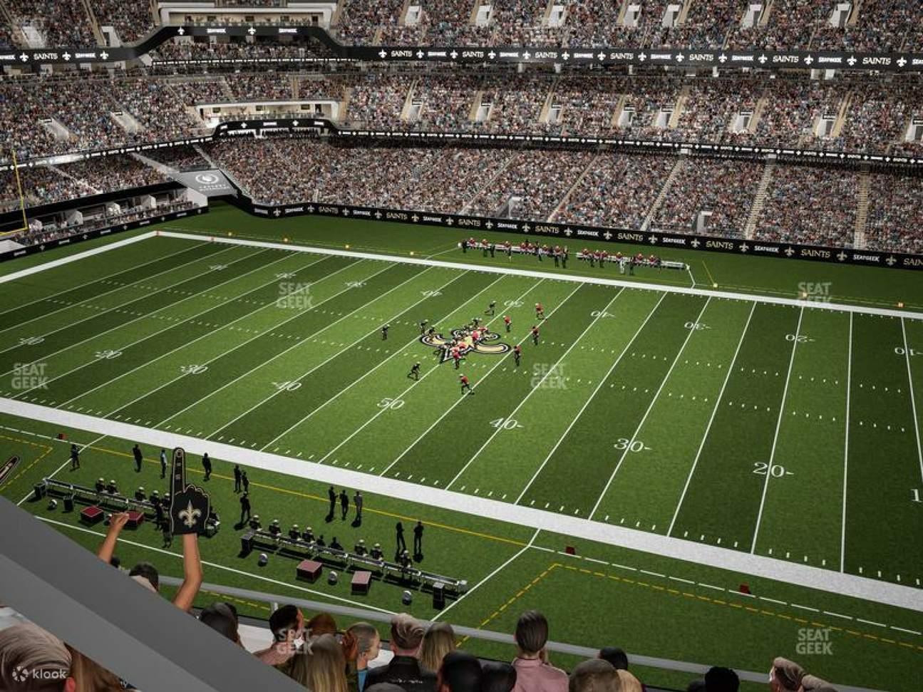 Chỗ ngồi dài phía trên cho thấy sự cân đối hoàn hảo của sân và tầm nhìn toàn cảnh ngoạn mục