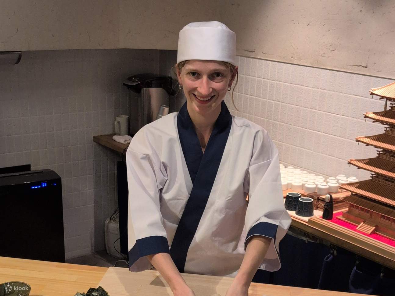 Trải nghiệm làm sushi gần núi Phú Sĩ