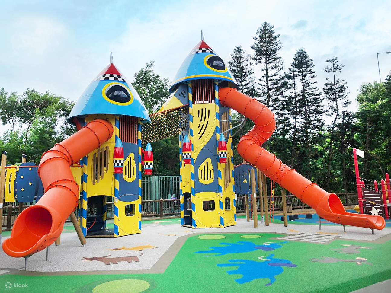 Giant Rocket Slides and Rope Tunnel (Fun Fun Playland)