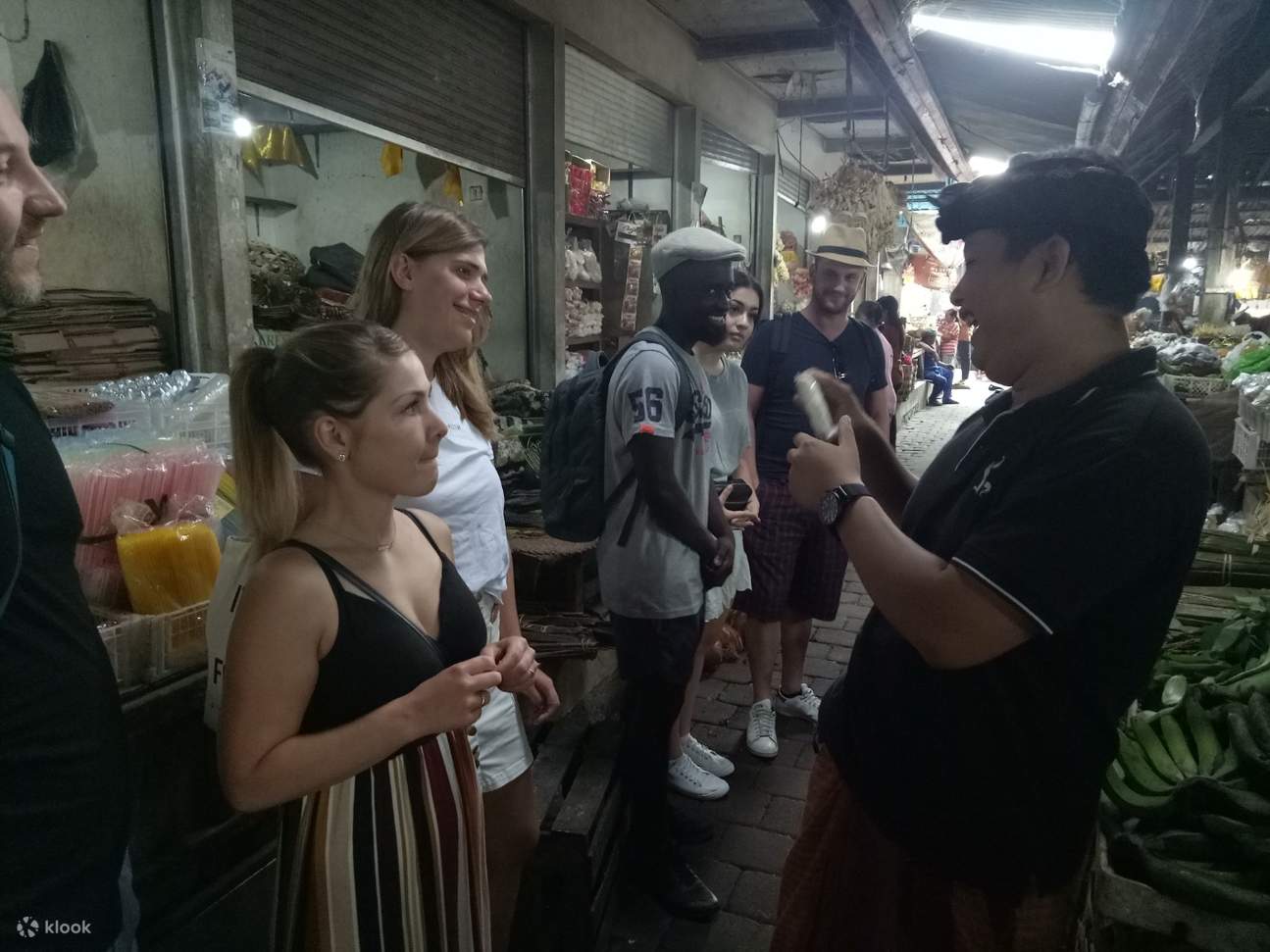 無料の市場見学ツアーに参加しよう！