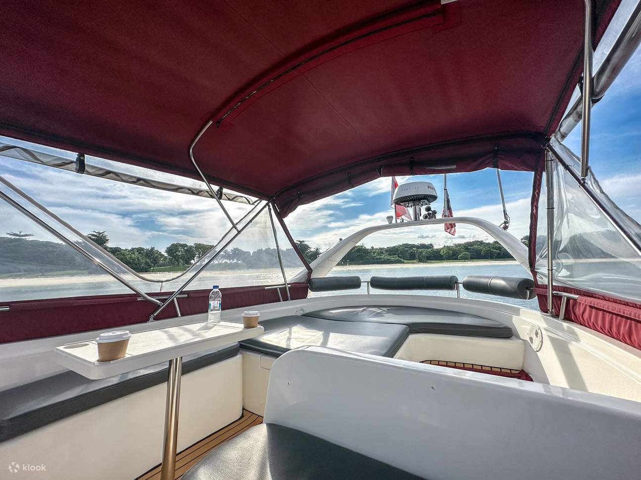 前往拉撒路岛的游艇租赁