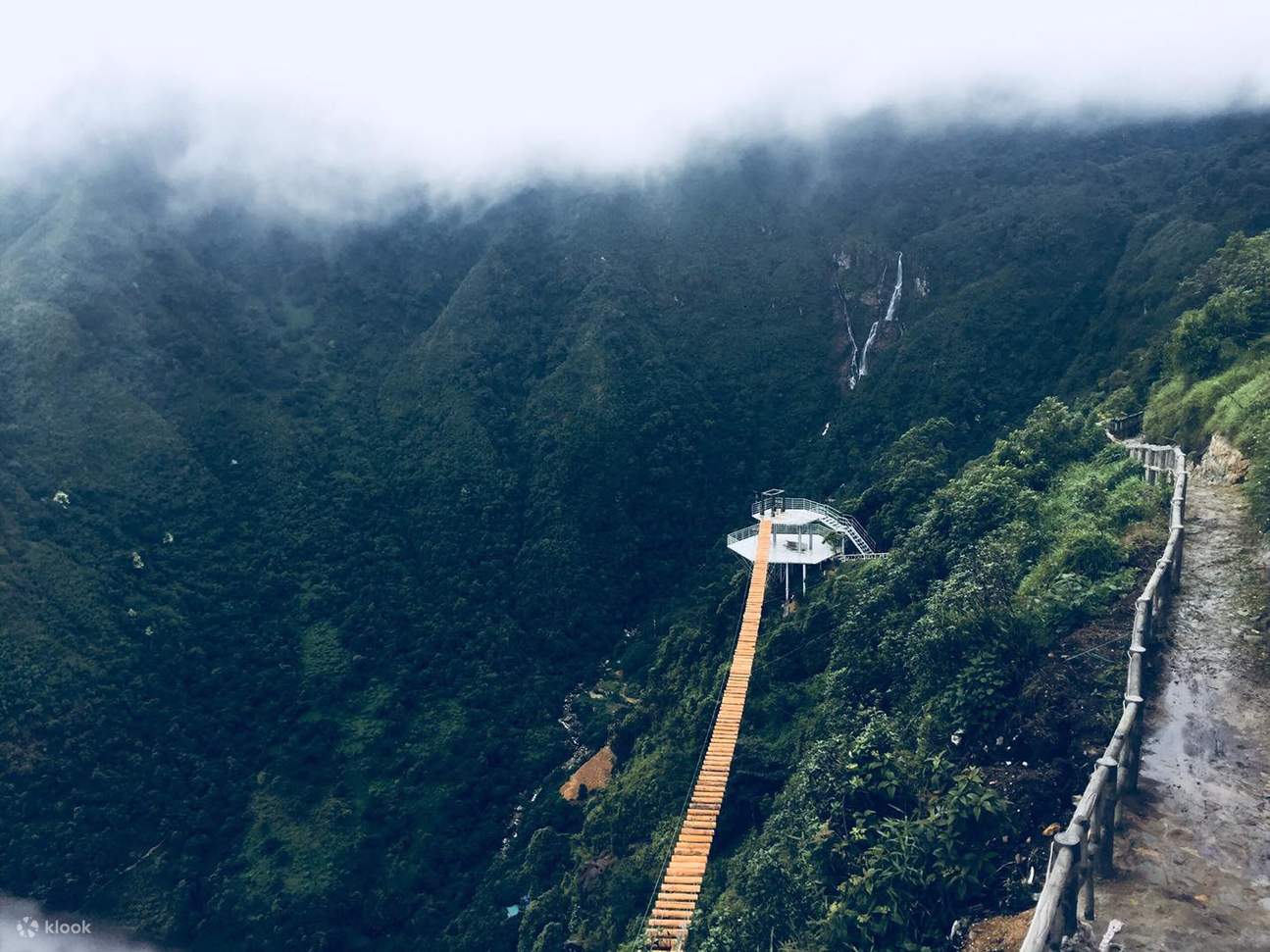 Ticket für die Glasbodenbrücke in Sapa