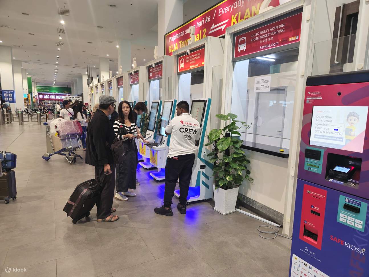 Johor Bahru (Terminal de Autobuses Larkin) - Terminal Ungku Tun Aminah (TUTA) - KLIA T1/T2