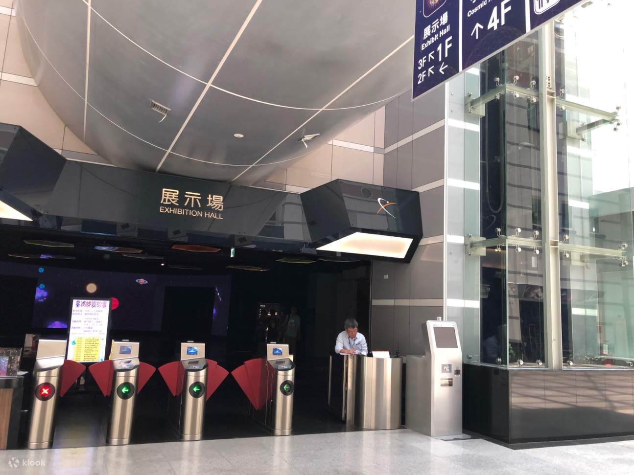 Purchase tickets online and enjoy great discounts! Simply present the QR code at the entrance for scanning by our staff to enter the exhibition.