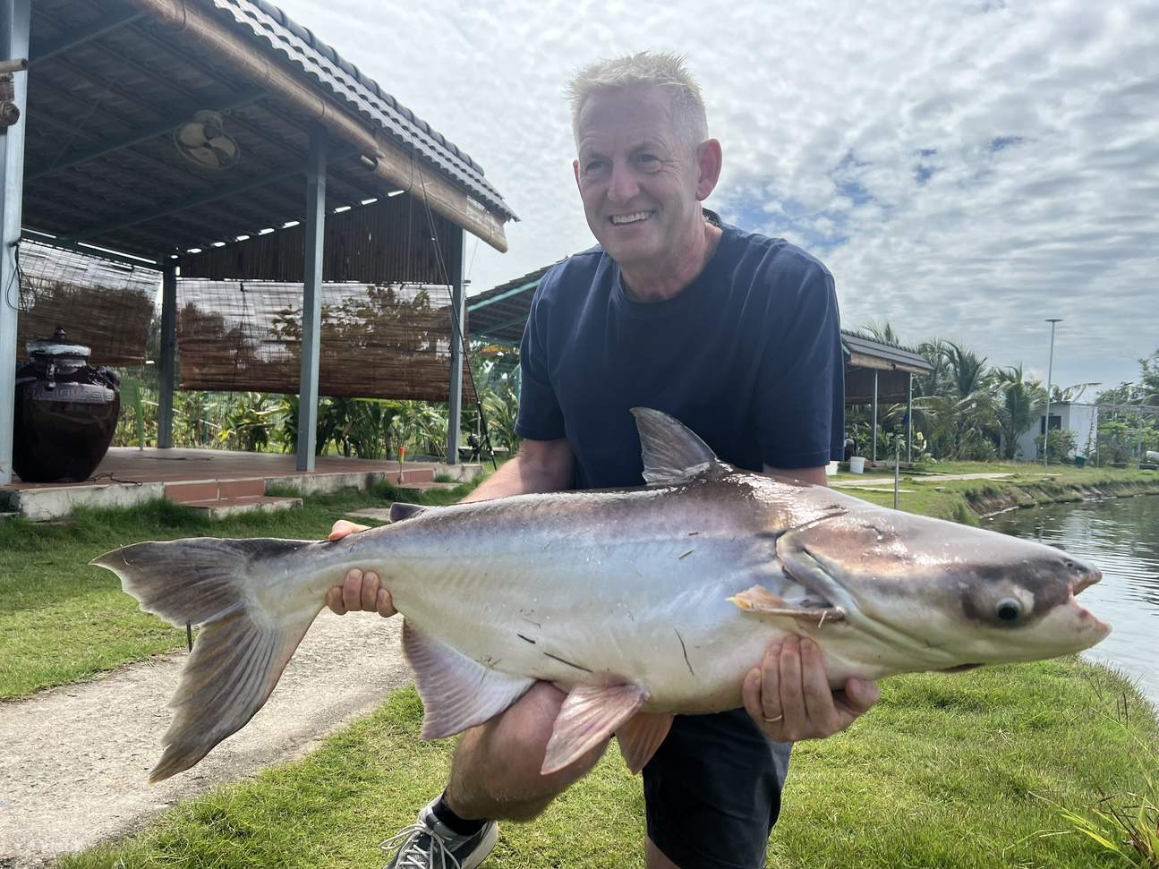 Giant Monster Fishing Private Day Tour dari Ho Chi Minh