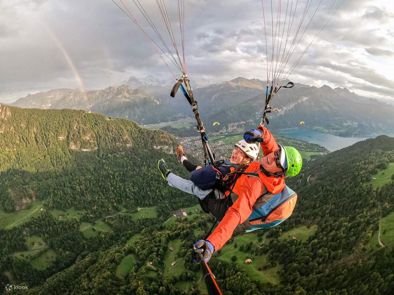 Nhảy dù lượn đôi ở Interlaken - Chuyến bay Đại Bàng Vàng 