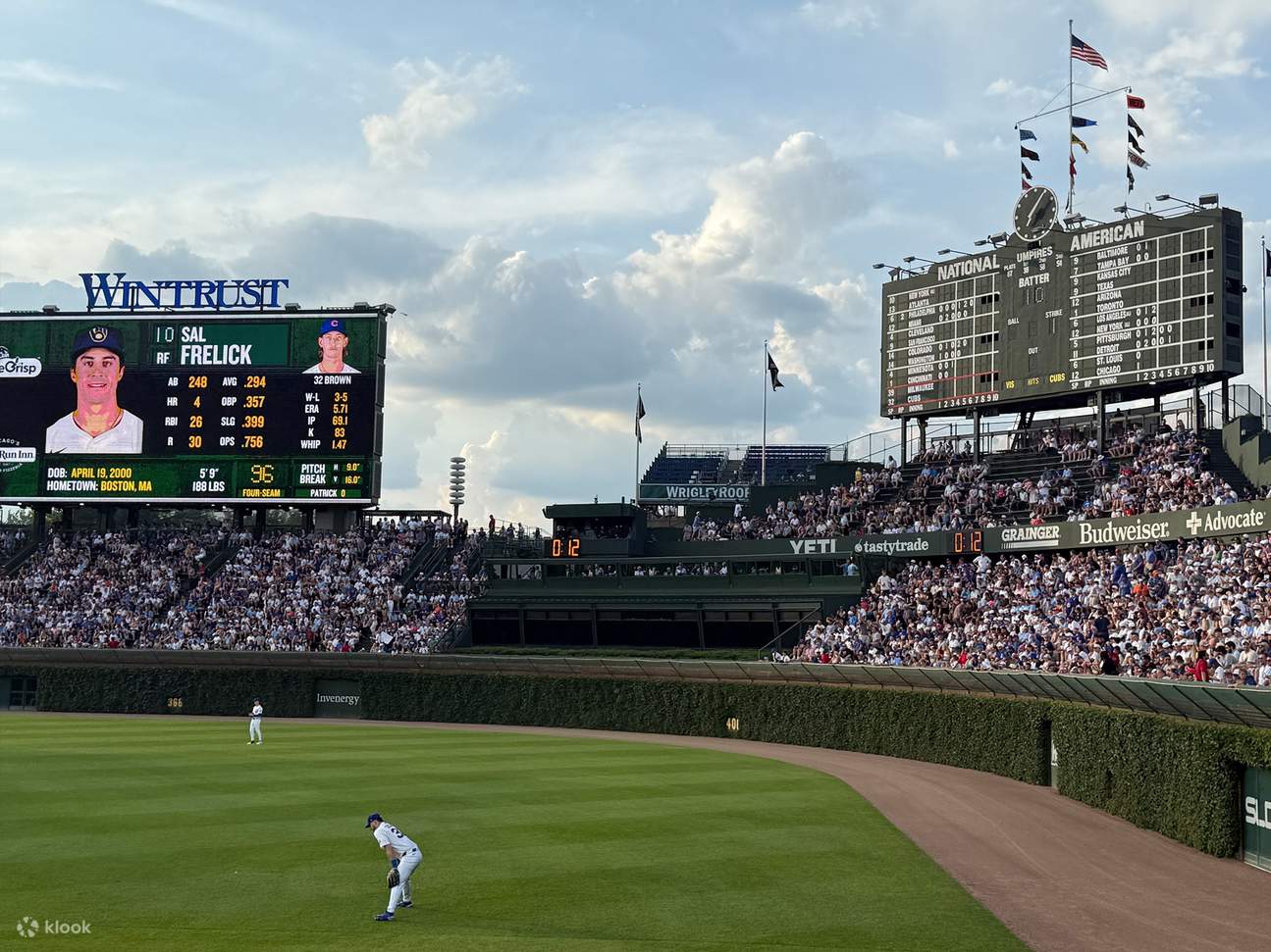 Trận đấu bóng chày Chicago Cubs tại Wrigley Field - Klook Việt Nam