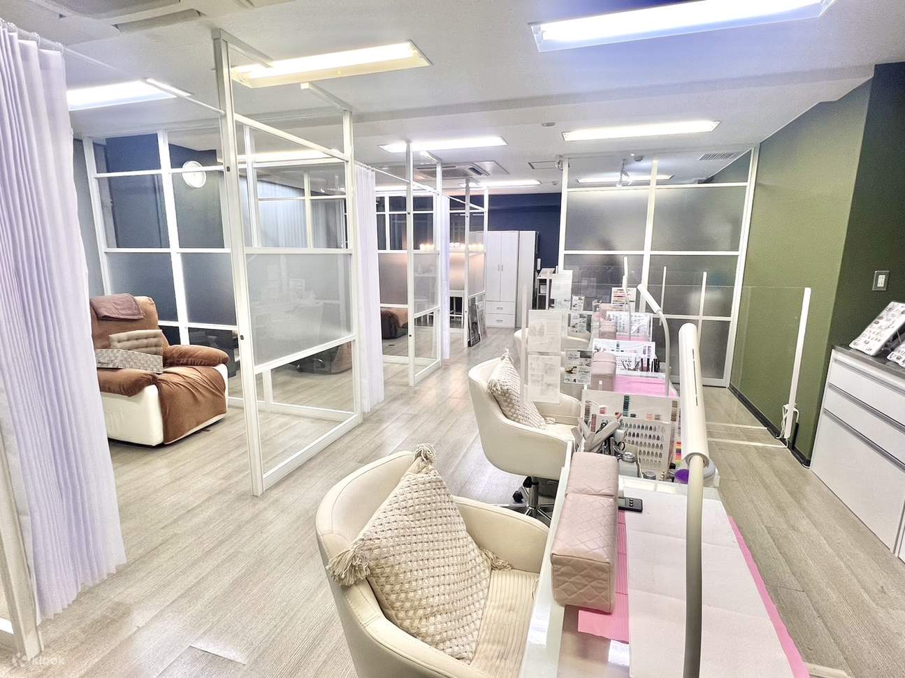 Disponemos de menús en inglés, lo que facilita la compra a clientes internacionales. Recomendado para turistas que visitan Japón para reservar una experiencia.