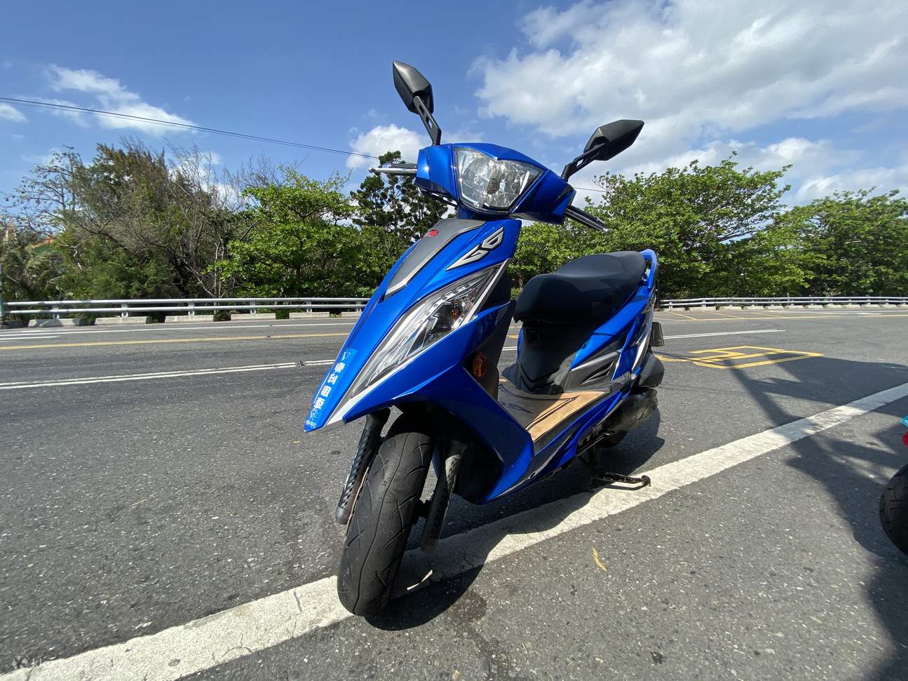 Enjoy Kenting famous travel spots with scooter