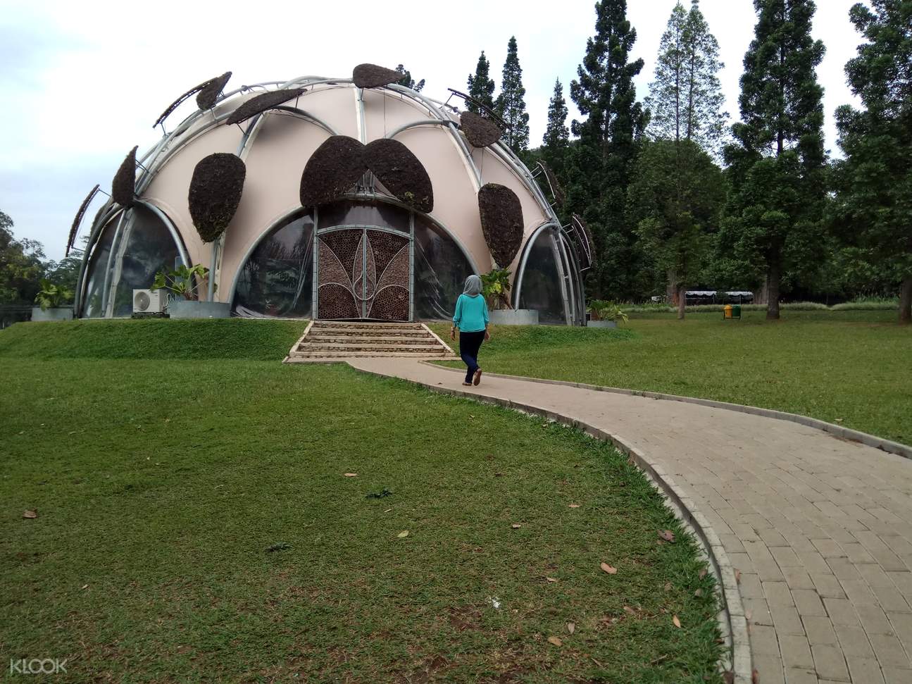 Bogor Botanical Garden De Voyage Bogor And Curug Nangka Day Tour Klook Uk