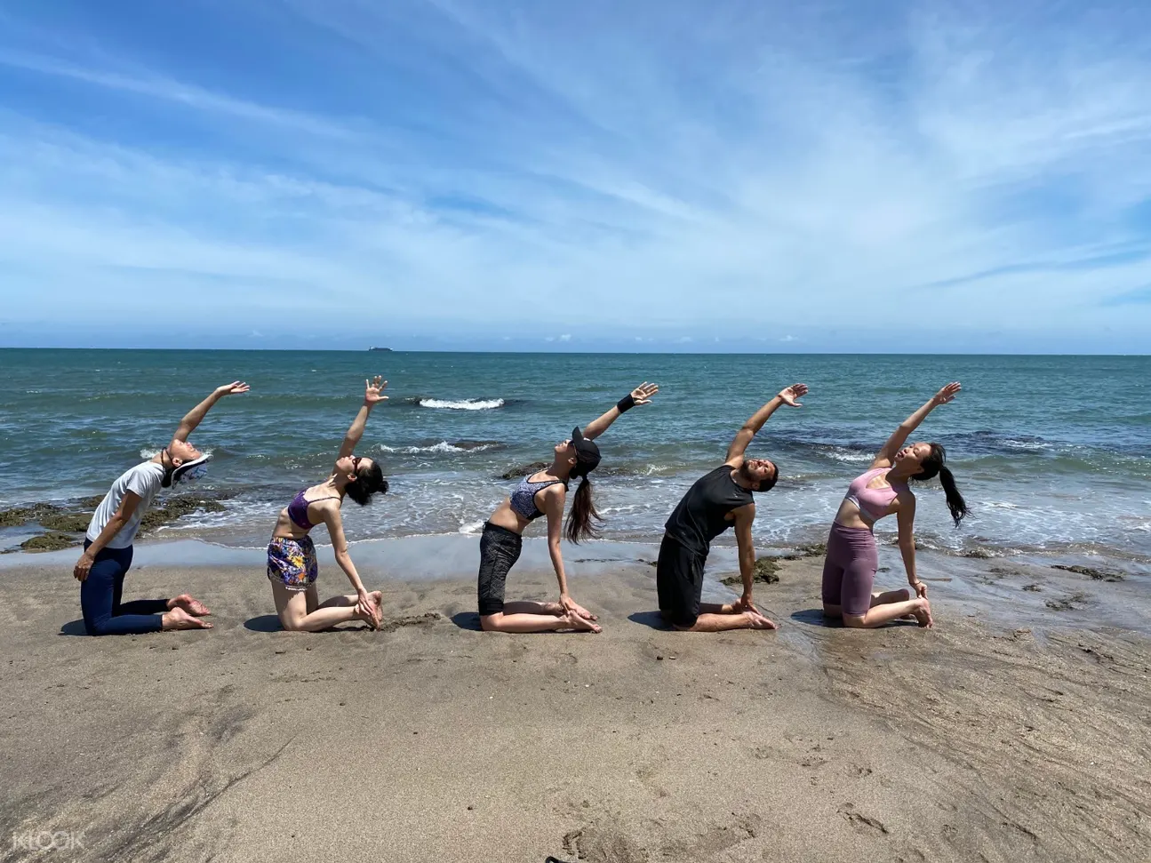 新北 白沙灣陽光沙灘瑜珈體驗 起源瑜伽origin Yoga Wellness 提供 Klook客路台灣
