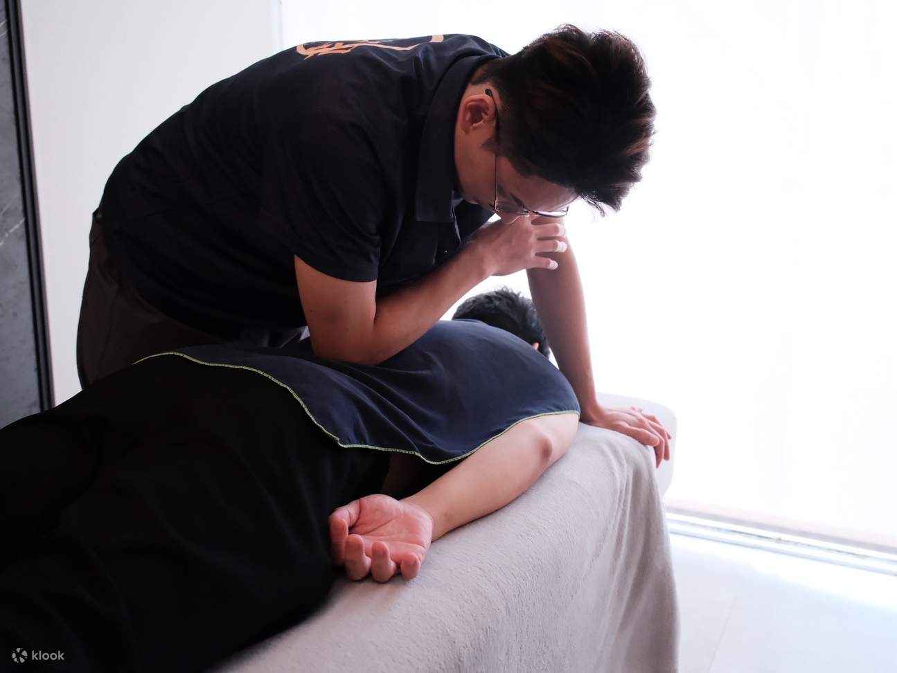 Orange Yi Fascial Manipulation & Sports Massage Experience Voucher (MRT Zhongxiao Fuxing Station)