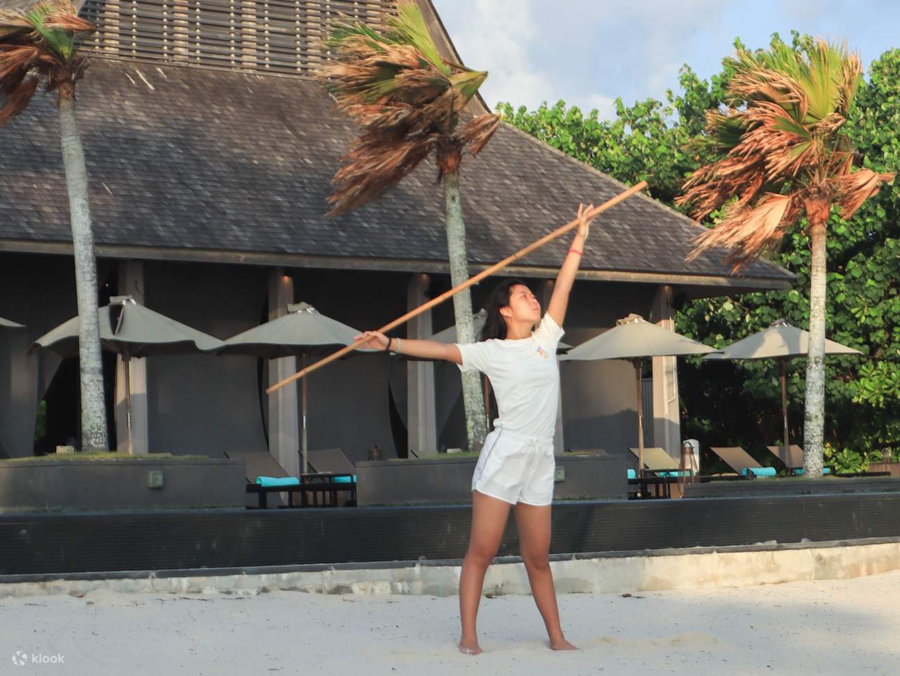 Hoạt động làm gậy Dong