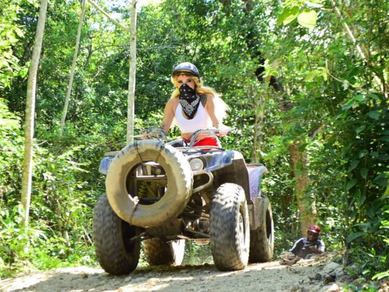 Tham gia chuyến phiêu lưu bằng xe ATV và bơi lội ở Cenote tại Mexico