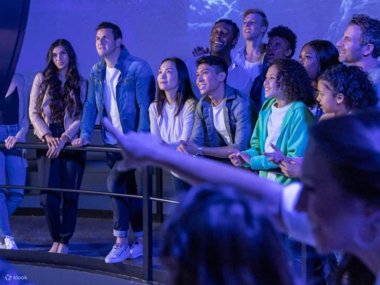 Mulakan perjalanan udara yang unik yang mempamerkan pemandangan langit dan tarikan terkenal di Chicago