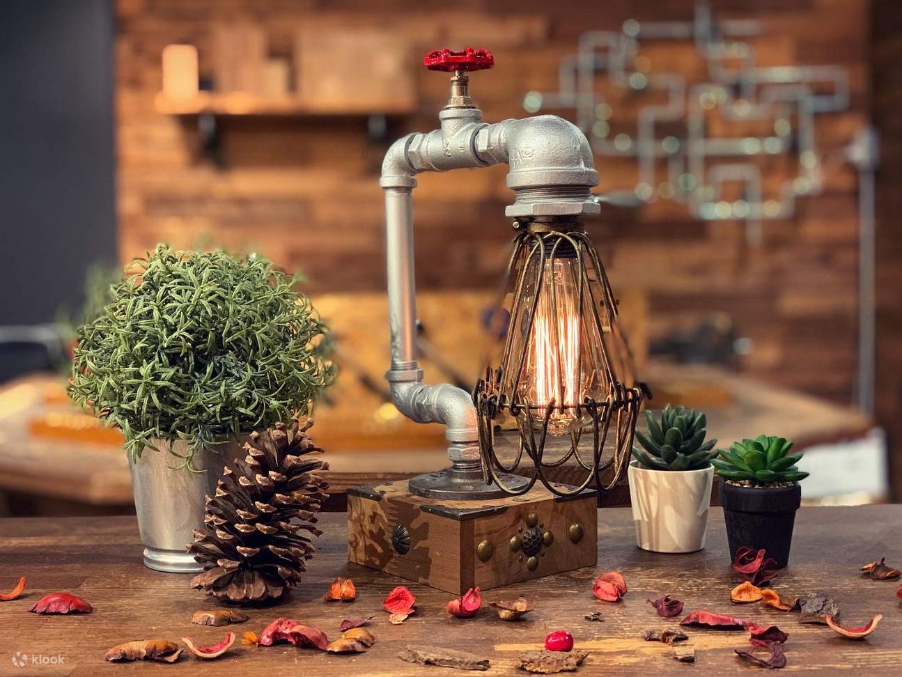 Lampu Meja Model Keran Air Antik