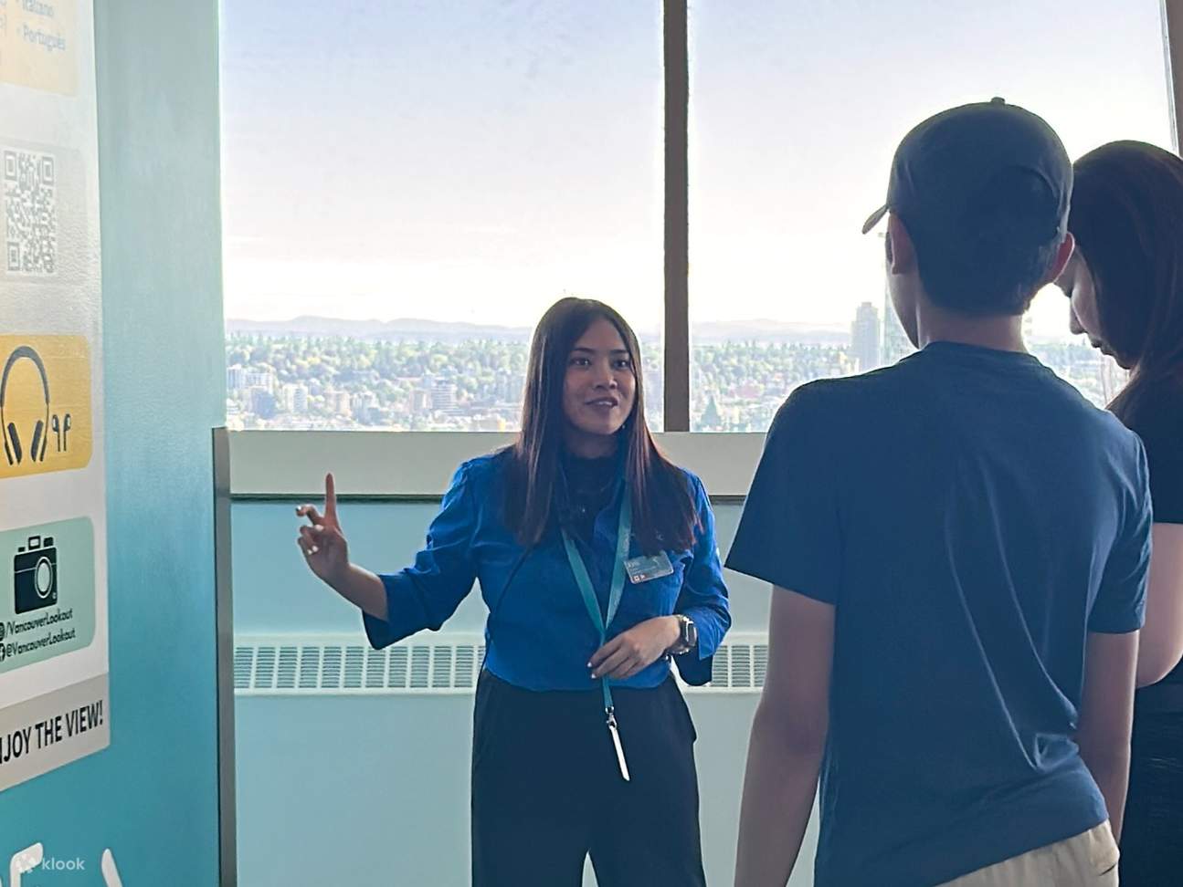 Élevez-vous à 553 pieds au-dessus de Vancouver pour une vue panoramique sur les montagnes, l'océan et le paysage urbain dynamique.