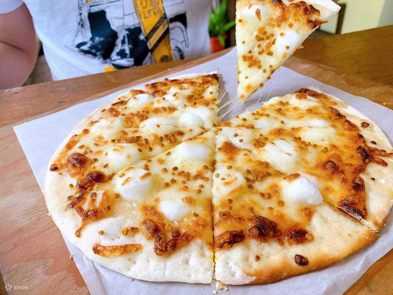 猪龍寨窯焼きピザDIY体験