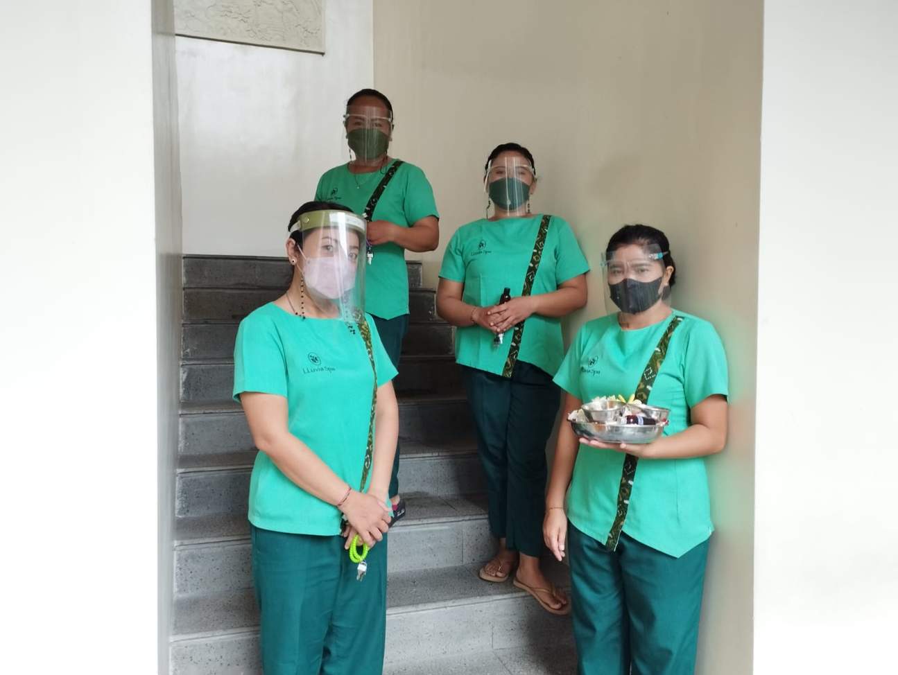 сотрудники Lluvia Spa