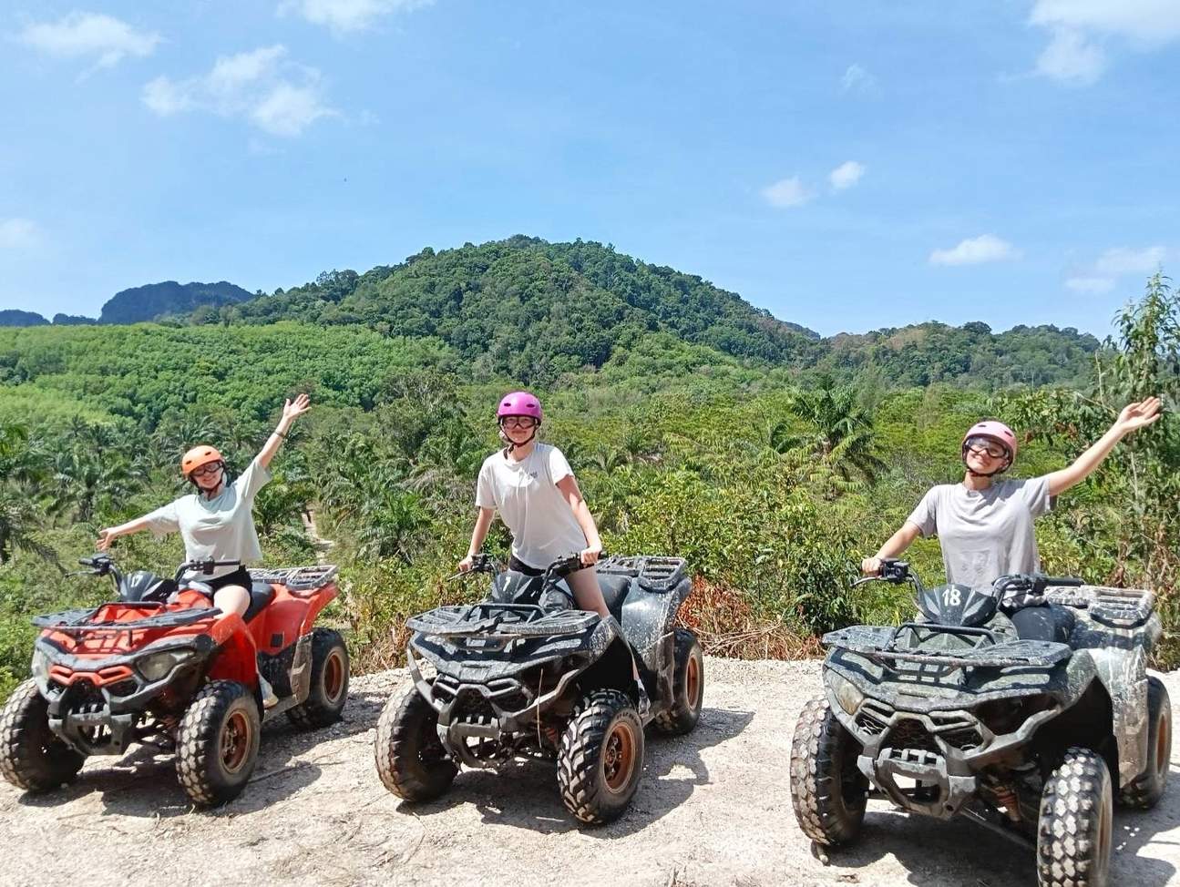 クラビ：エレファントケア＆ATVジャングルアドベンチャー