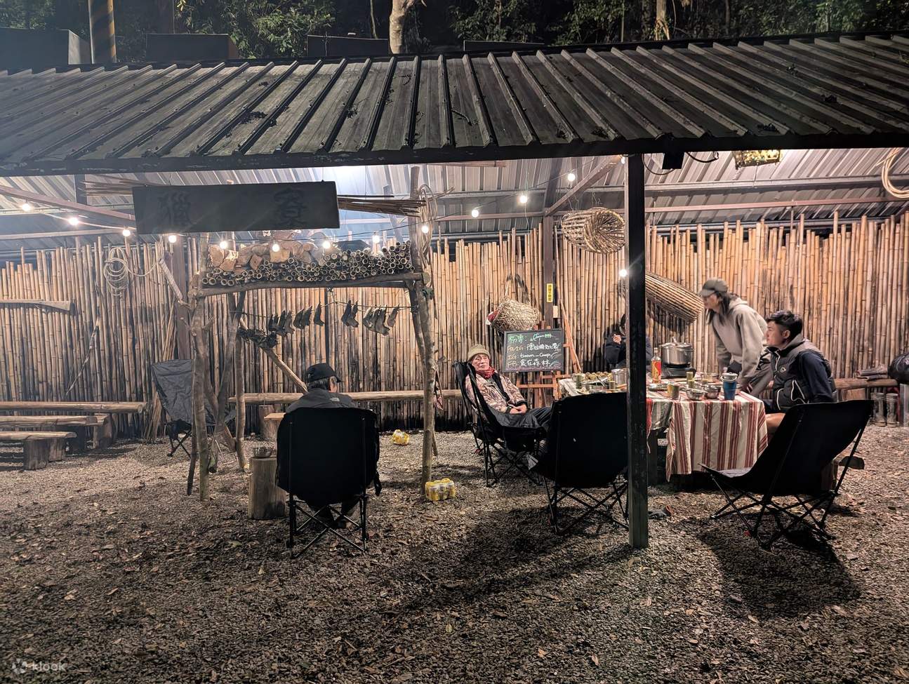 大人と小人 - 烏来 デラナンでのキャンプ | 2日間1泊 | 台北発