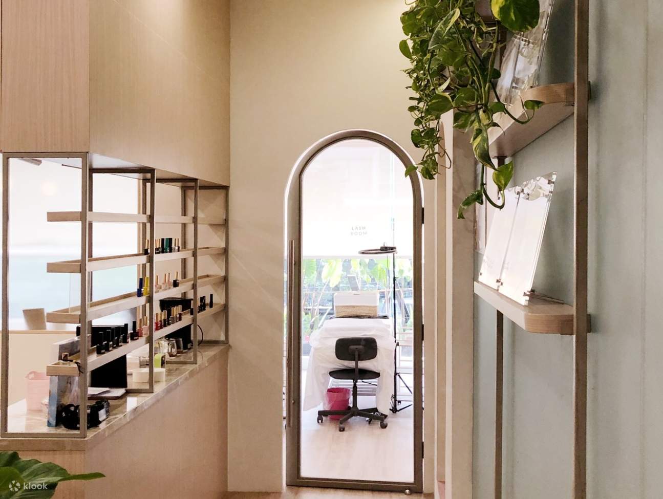 Nail, Lash and Wax Treatment at Dandelion Menteng Klook