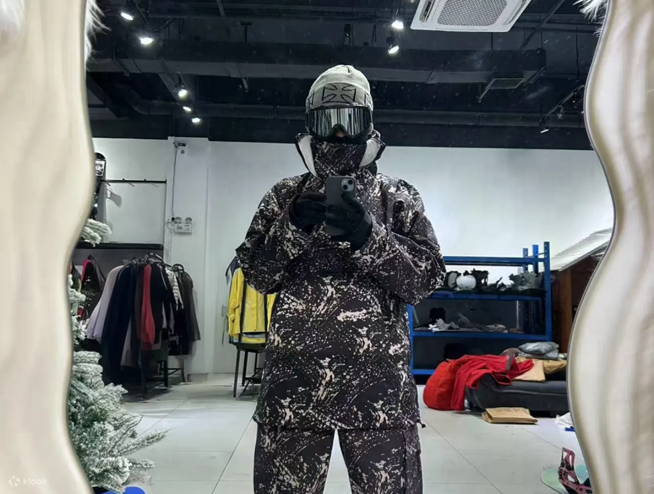 部分雪服款式，雪服不支持线上选款式