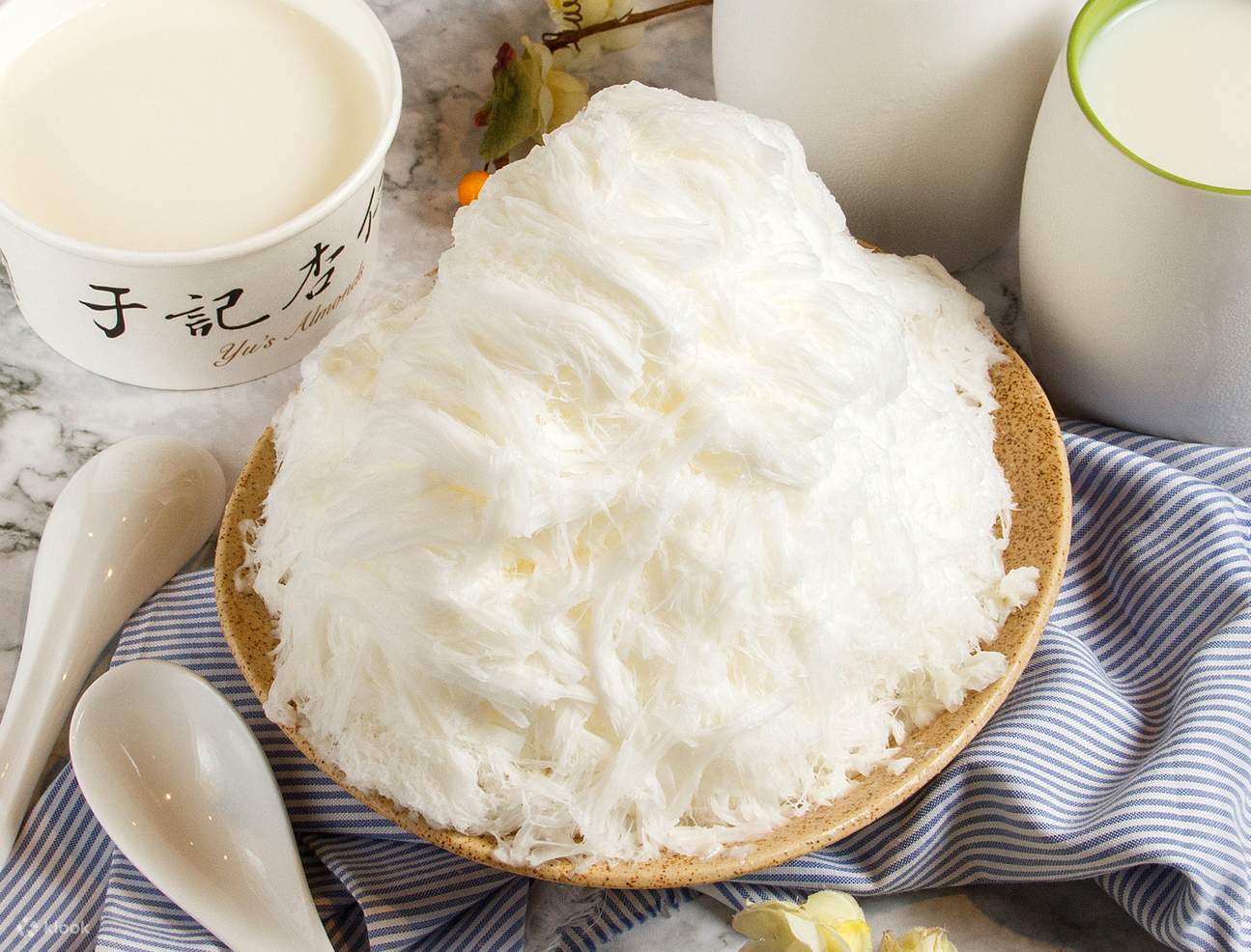 Kacang Almond Yu Kee