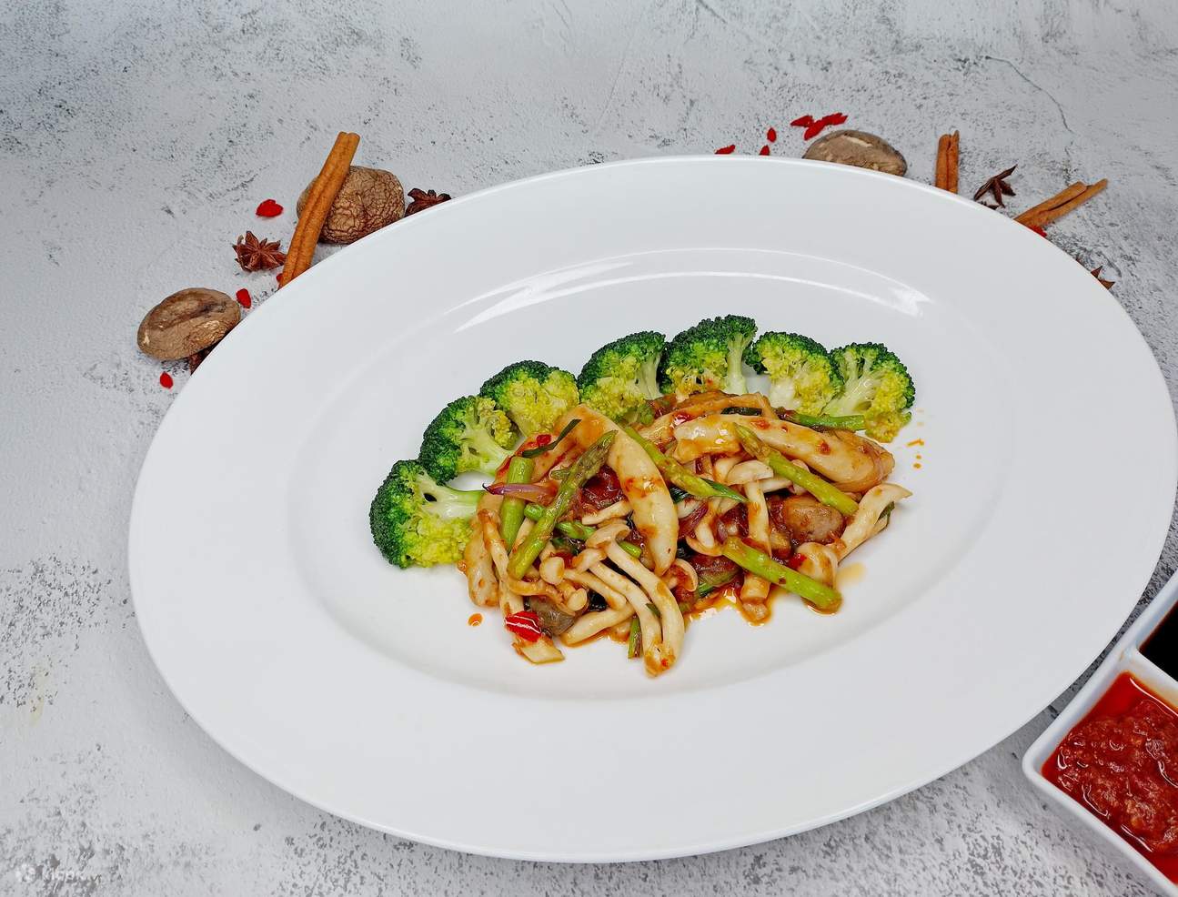 White Lotus Restaurant and Rooftop di Hilton Resort & Spa Hua Hin