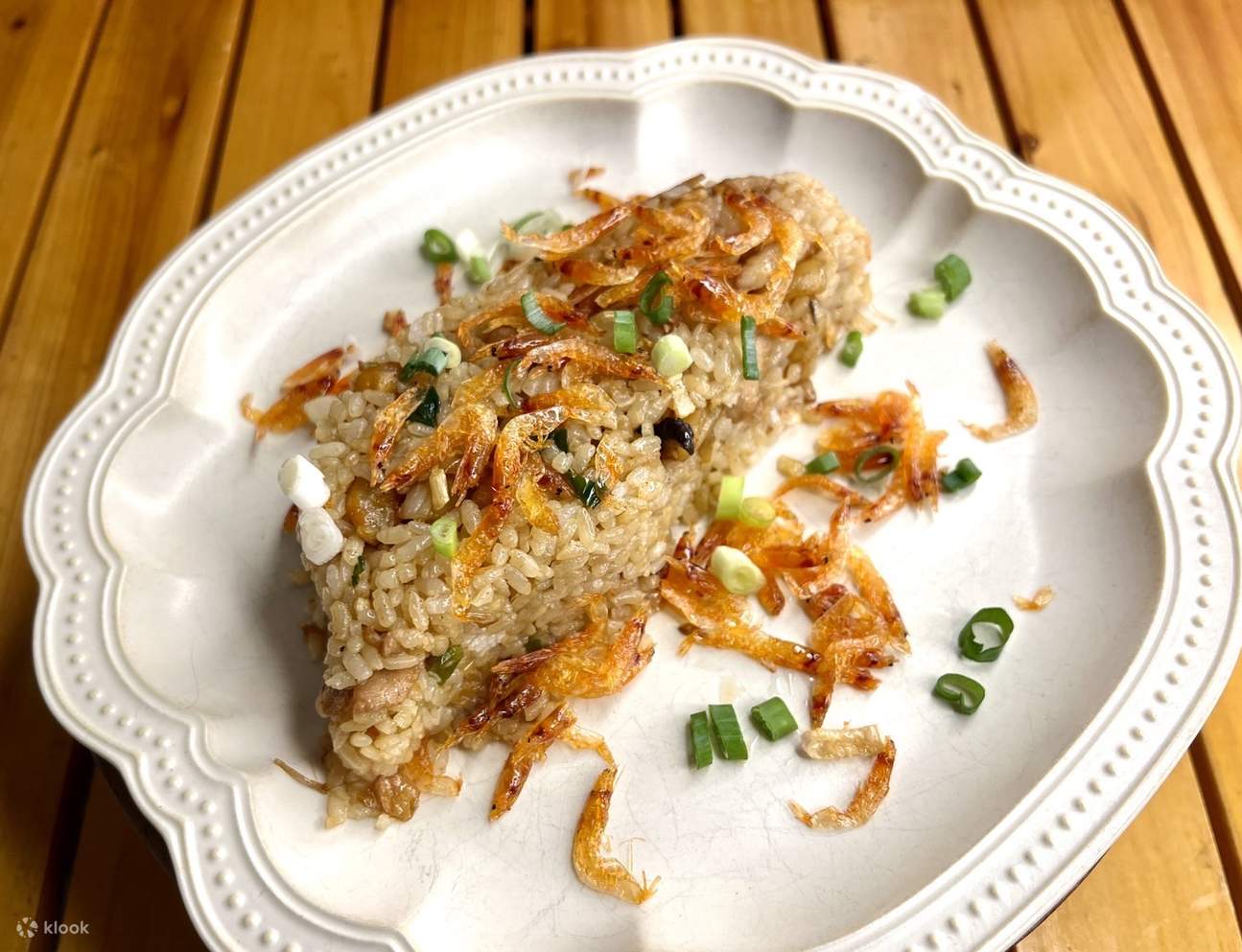 Taiwan-Karte mit Sakura-Garnelen-Reiskuchen