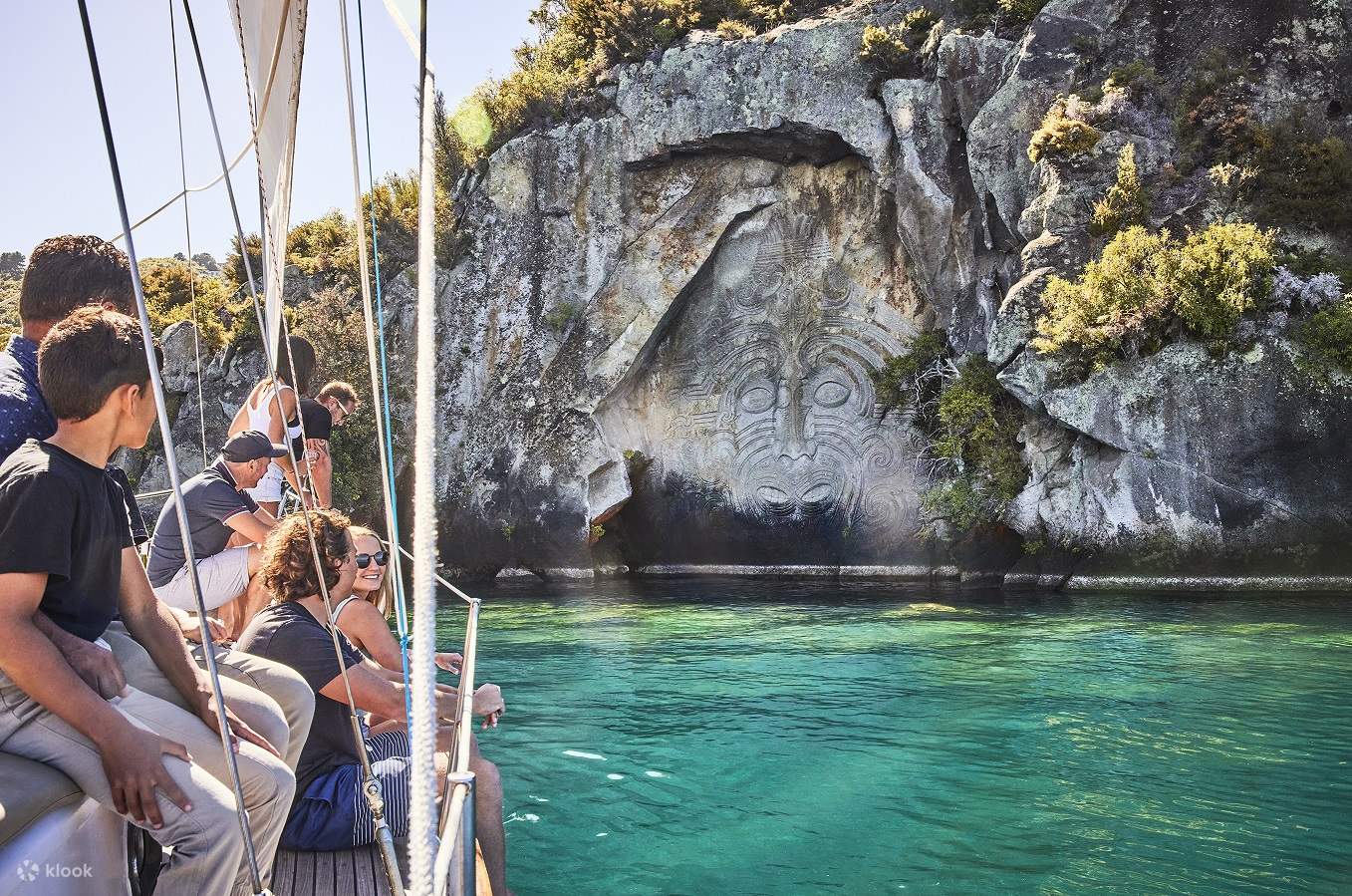 Trải Nghiệm Chèo Thuyền Điêu Khắc Đá Maori ở Taupo - Klook Việt Nam