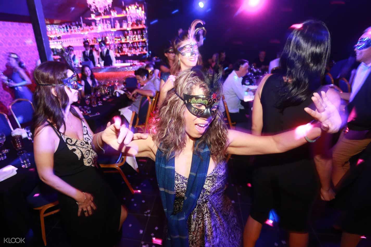 Monkey Diva Caberet Show With Dinner