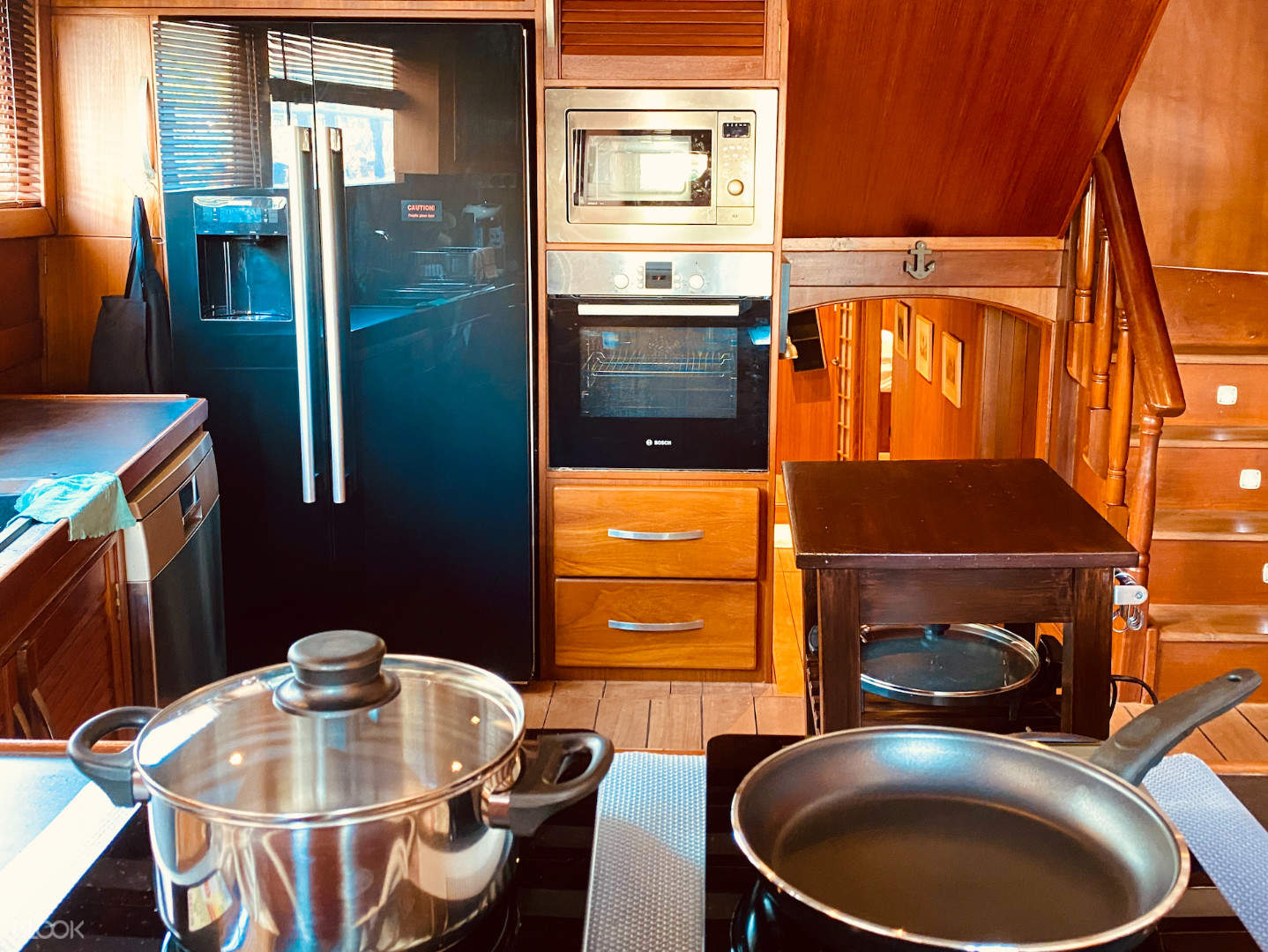 british styled luxury vintage houseboat staycation experience in aberdeen