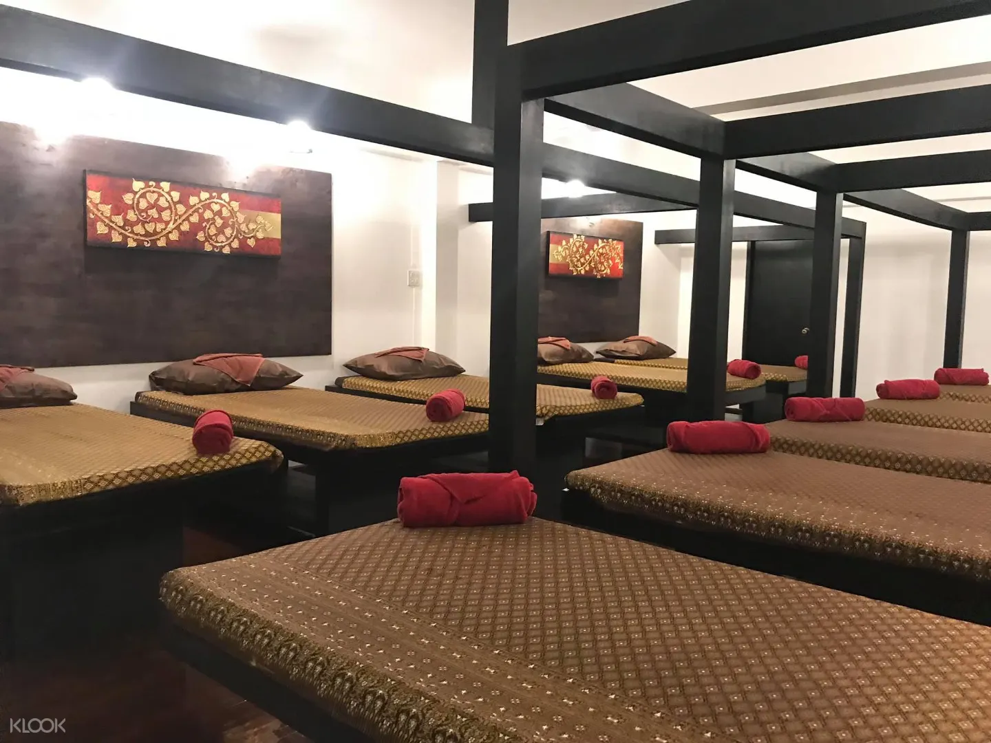 99 thai massage clearance