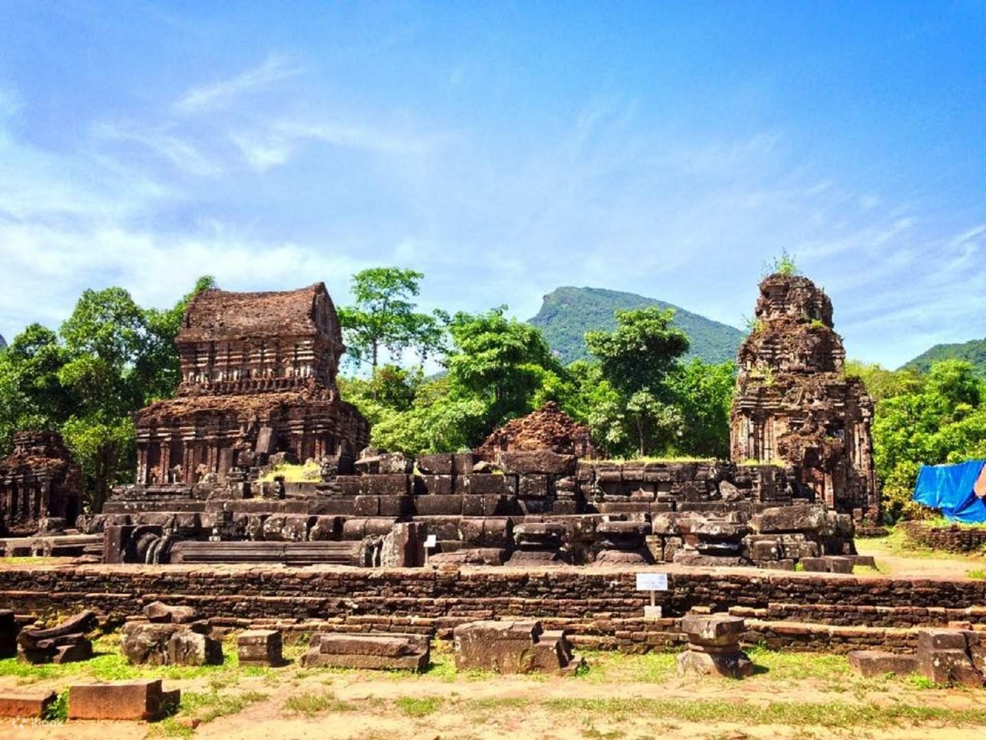 Tàn tích cổ kính của Thánh địa Mỹ Sơn gần Hội An, chuyến đi trong ngày từ Hội An