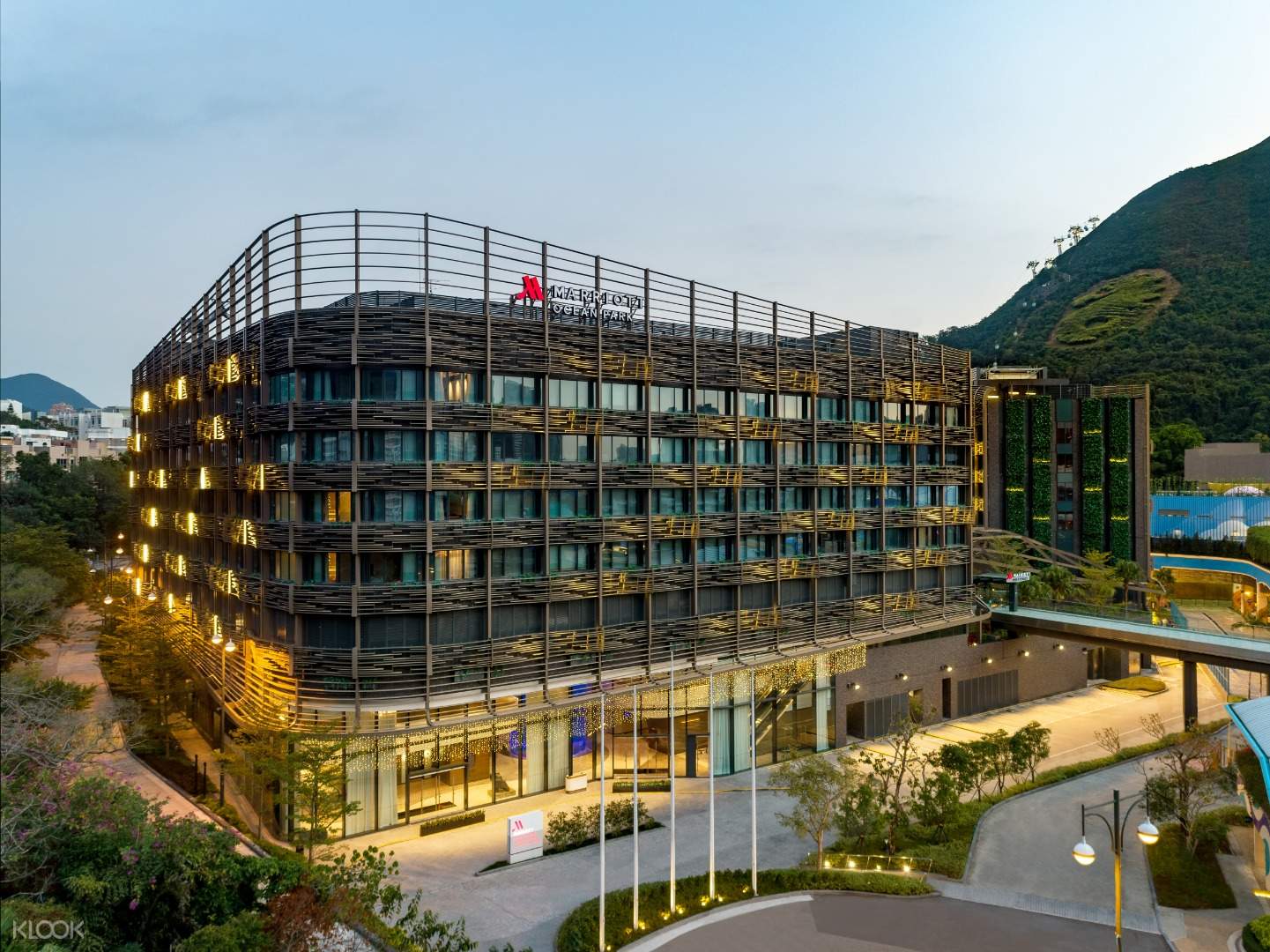 1 Night Accommodation With Breakfast And Laisun Dinner Credit At Hong Kong Ocean Park Marriott Hotel
