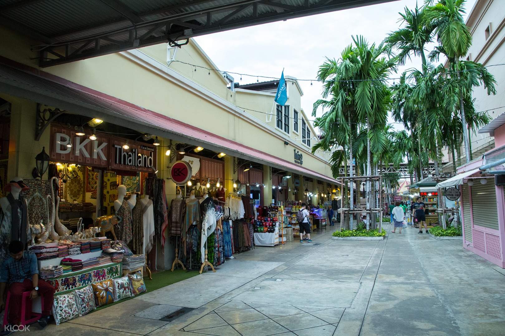 Book Damnoen Saduak Floating Market Maeklong Railway Market