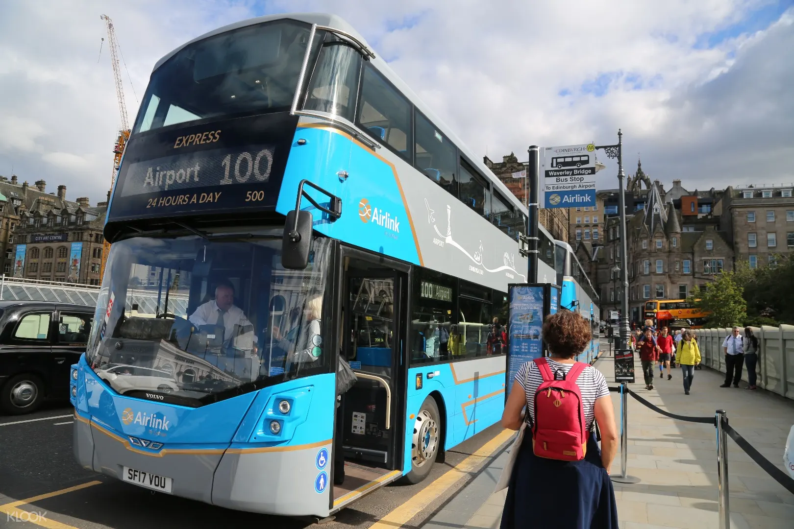 Shuttle Bus Transfers From Edinburgh Airport Edi To City Center By Airlink 100
