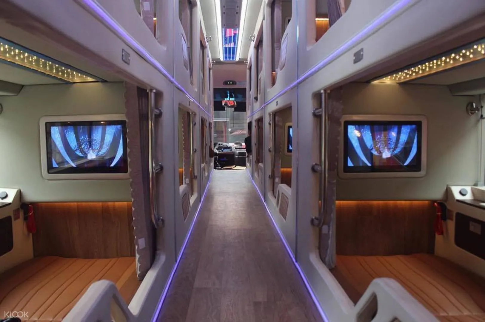 Shared Deluxe Sleeper Bus Transfers From Nha Trang To Ho Chi Minh