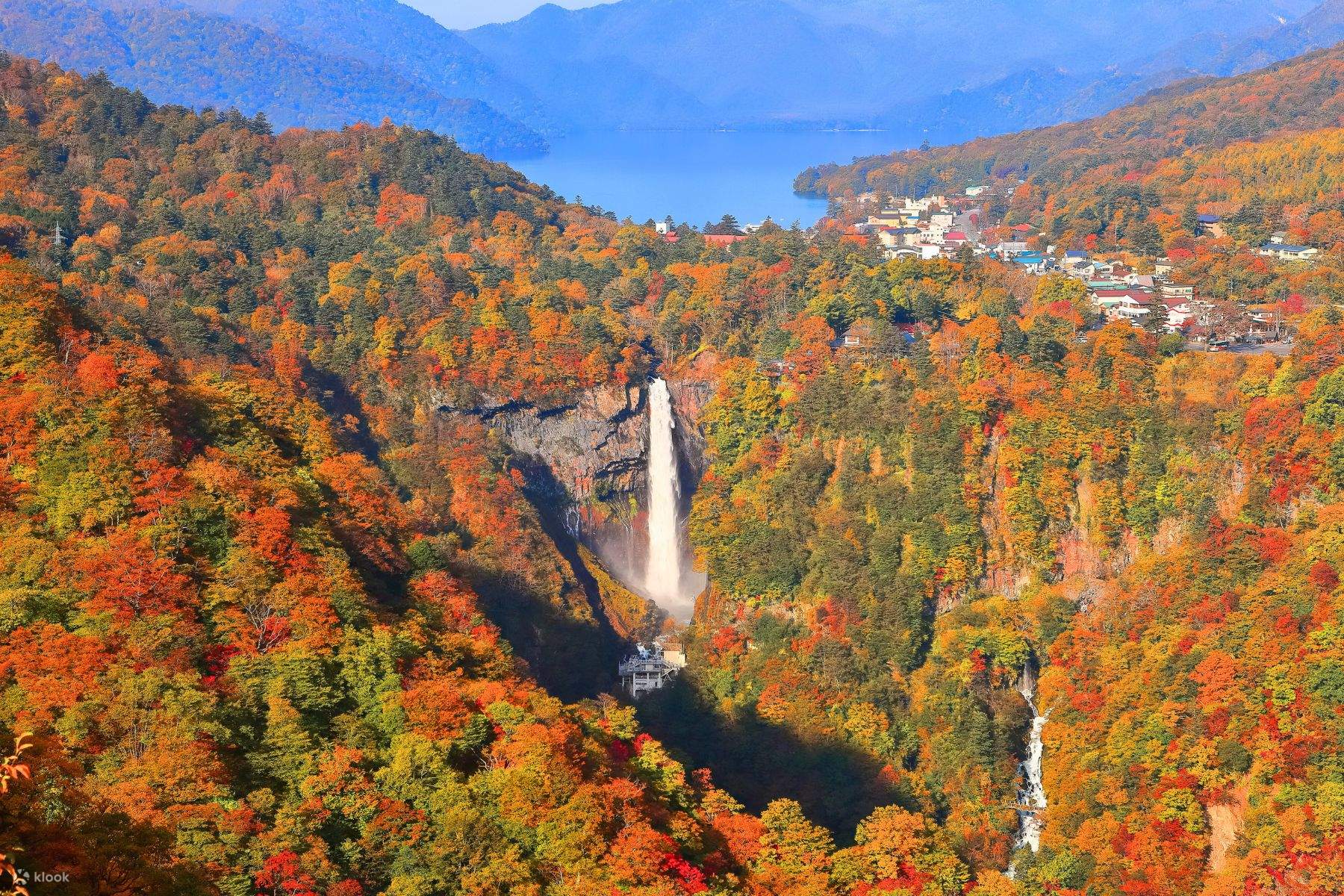 Onamni qizi va dosti bilan porno tomosha qiling