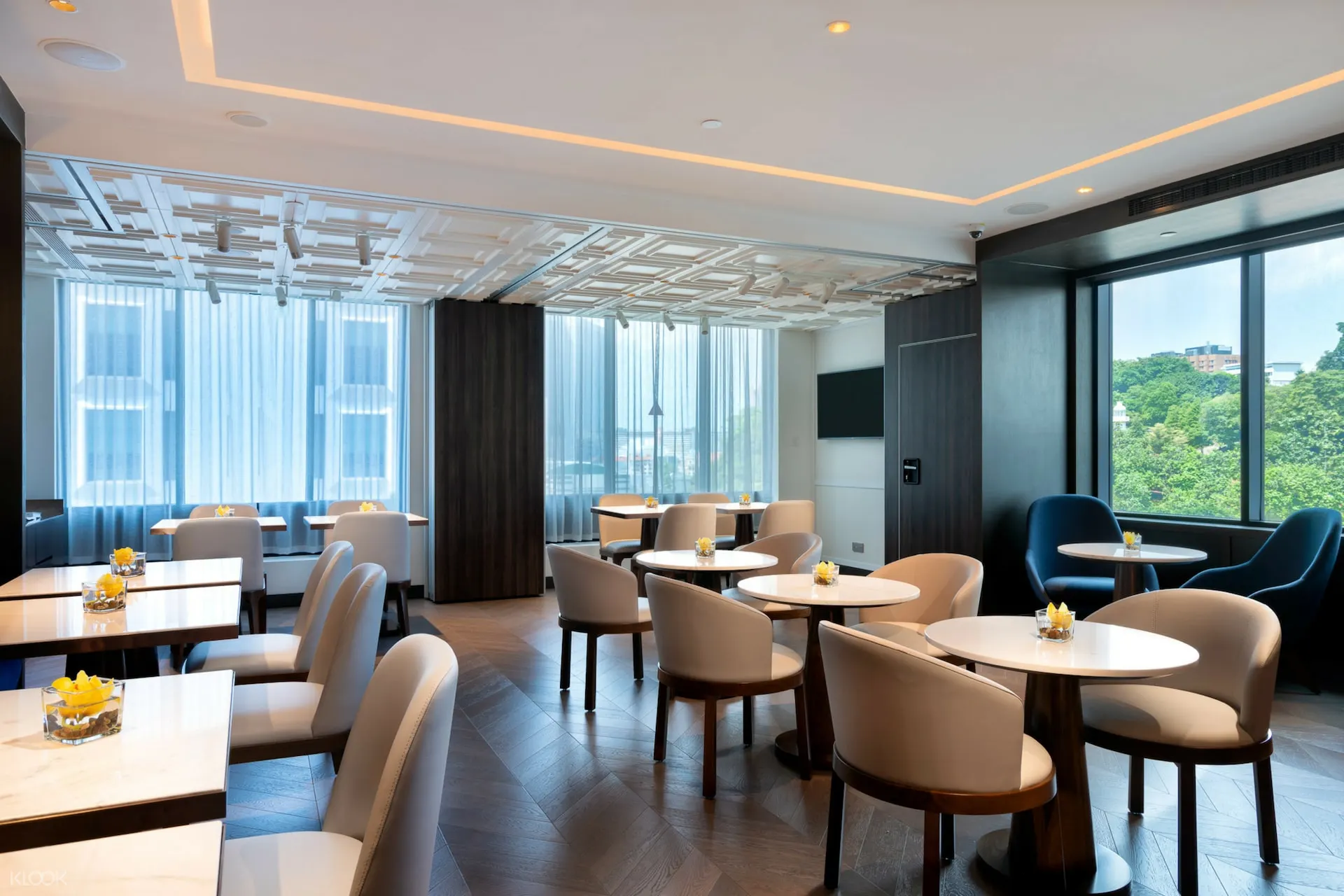 Grand Park City Hall Couples Staycation With Breakfast Klook クルック Grand Park City Hall Couples Staycation With Breakfast Klook クルック