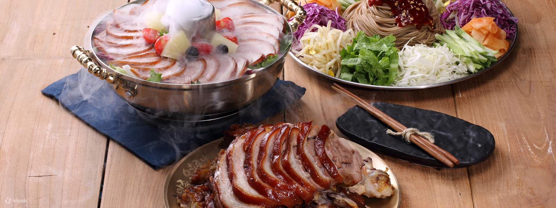 Manjok Ohyang Jokbal Pigs Trotters, Seoul