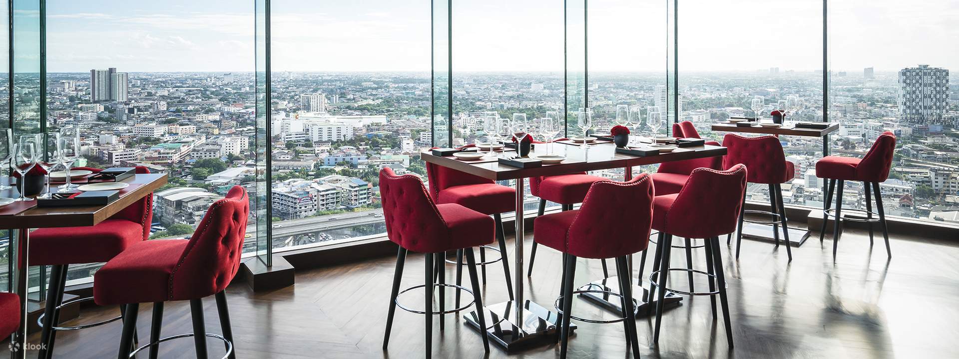 2 Hour Free Flow Drinks at ATTITUDE Rooftop Bar & Restaurant At AVANI