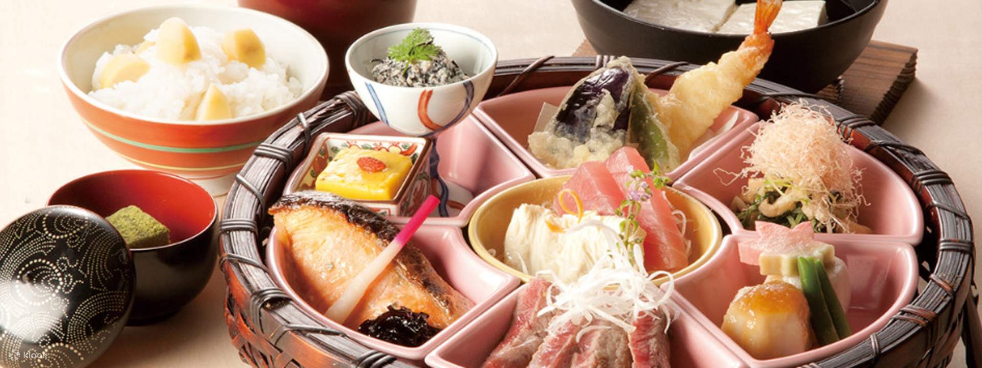 Kioicho Kichiza Tradisional Kaisesi di Shinjuku, TOokyo, Jepang