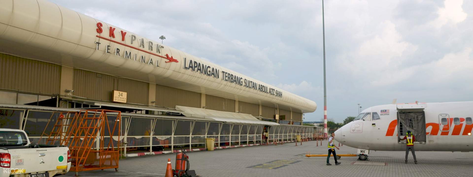 Economy Private Transfers between Subang Airport (SZB) and Kuala Lumpur