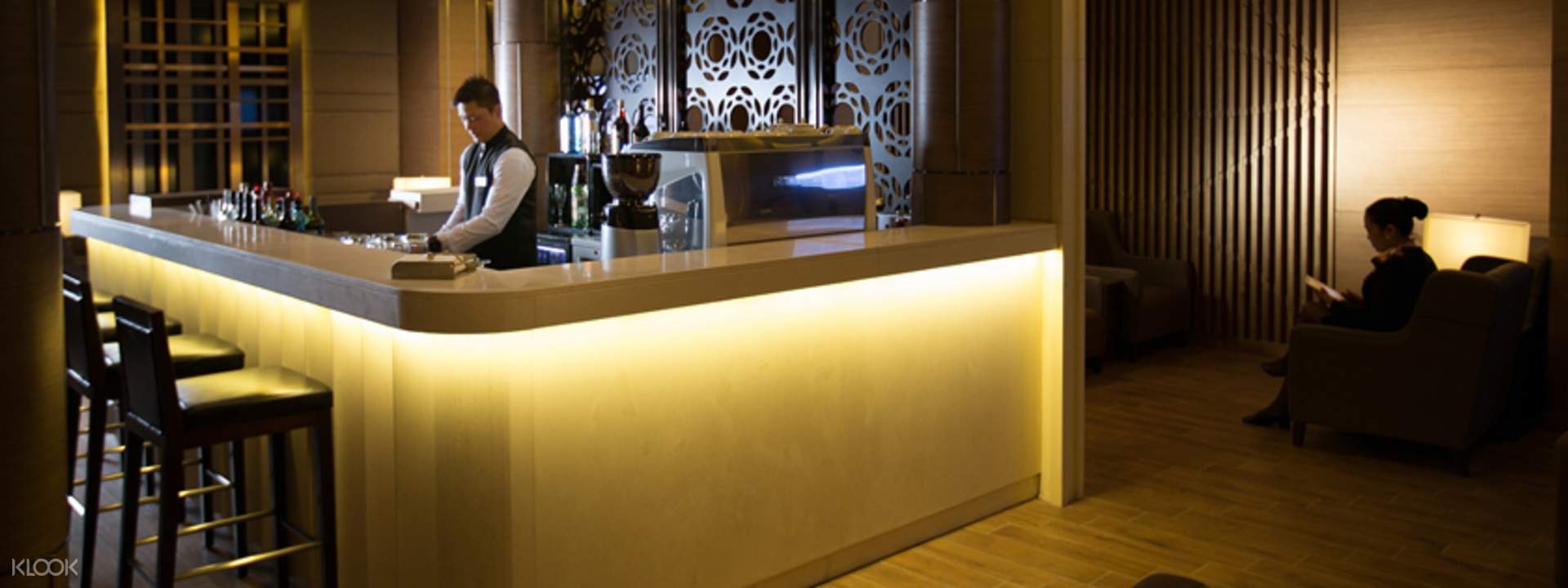 1. Al Ghazal Lounge by Plaza Premium Lounge, Terminal 2, Abu Dhabi International Airport — 21.45 (28.76) forecasting 1. Al Ghazal Lounge by Plaza Premium Lounge, Terminal 2, Abu Dhabi International Airport — 21.45 (28.76) forecasting