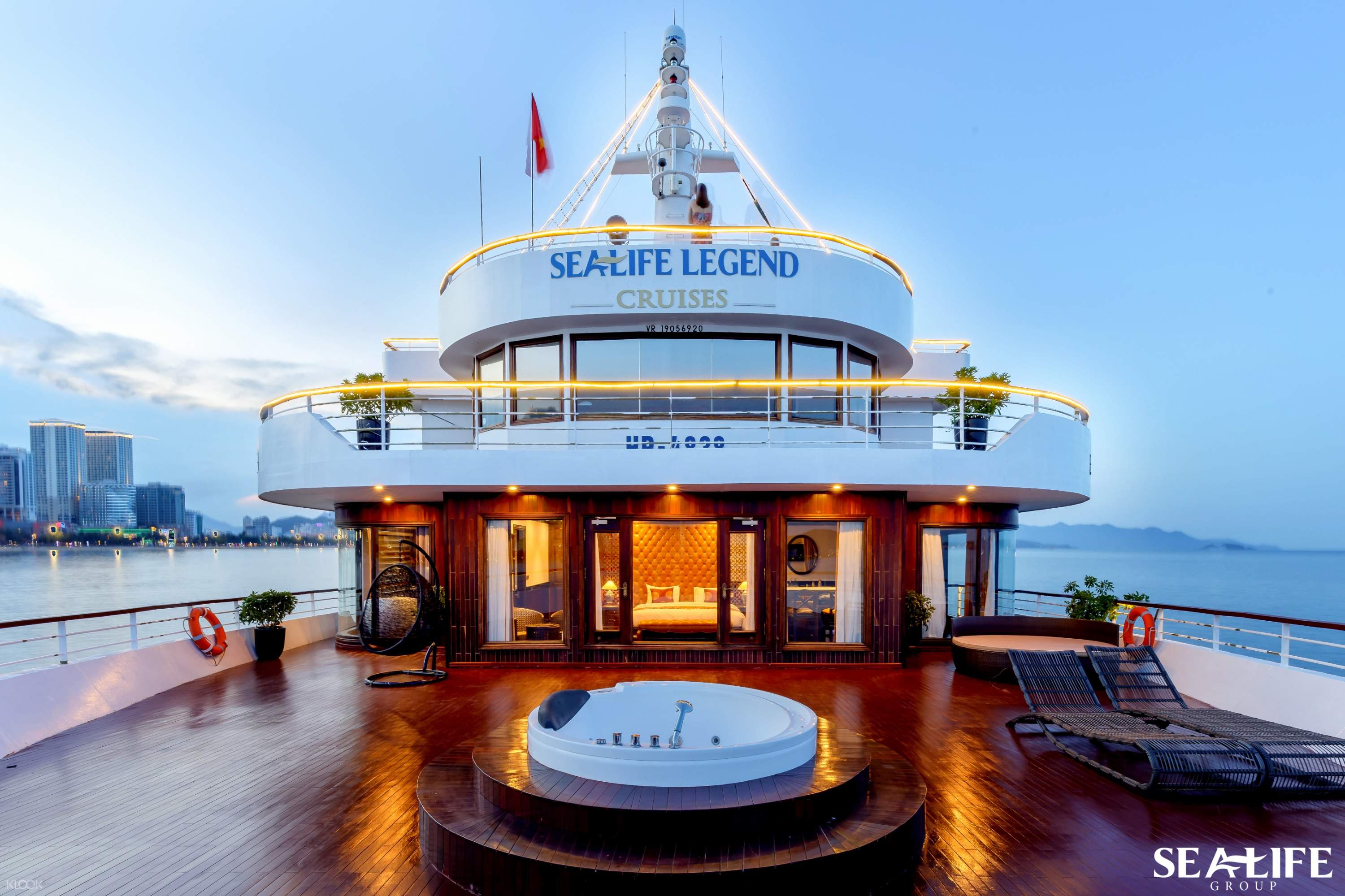 Sealife Cruise Sunset Cocktail Dinner With Free Flow Wine