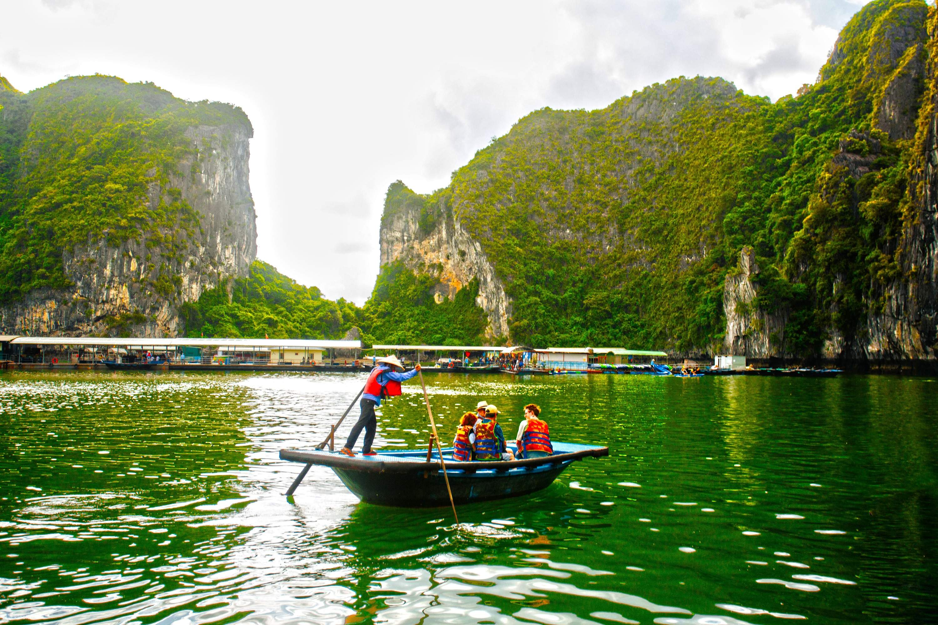 Book Halong Bay Luxury Cruise Trip Online | Deluxe Cruise Tour - Klook