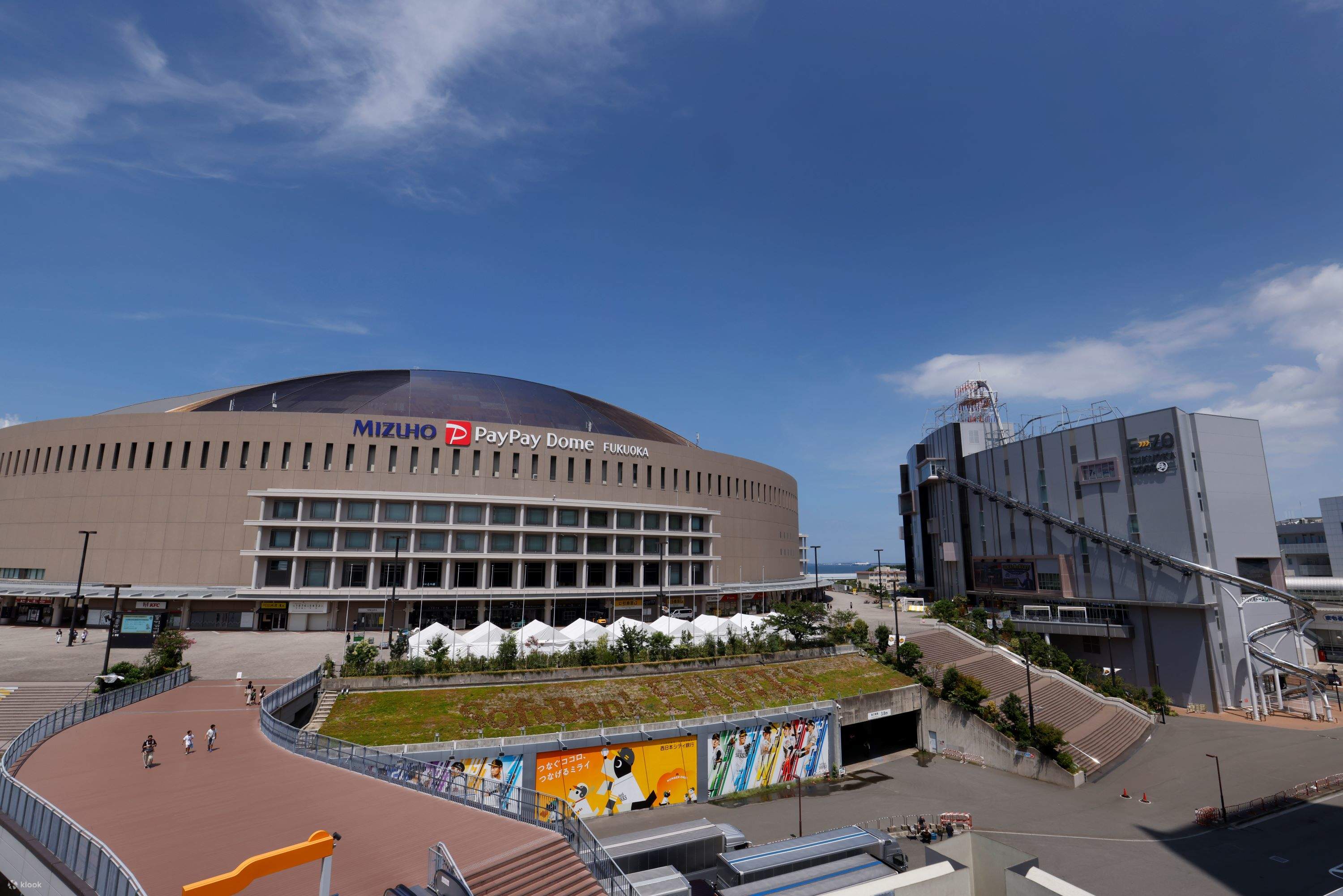 A new route for the FUKUOKA OPEN TOP BUS collaborated with